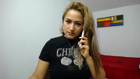 Snapshot of abie_spicy_ chatting on 10.15.25 ximena online show from 10.15.25