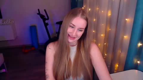 Snapshot of abigail_flex chatting on 01.25.25 Anna online show from 01.25.25