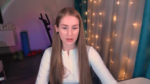 Snapshot of abigail_flex chatting on 02.04.25 Anna online show from 02.04.25