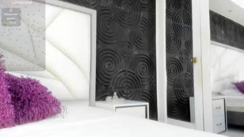 Snapshot of abigailwilliams_ chatting on 10.28.25 Abigail online show from 10.28.25