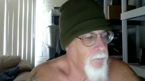 Snapshot of abigspermdonor chatting on 10.17.25 abigspermdonor online show from 10.17.25