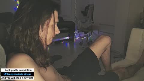 hi  cum in pvt noi extra tip online show from 11.15.25