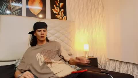 Snapshot of abravanel_sefardi chatting on 05.28.26 Abrovanel online show from 05.28.26