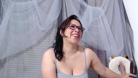 Snapshot of abril_bianchi chatting on 12.12.24 abril_bianchi online show from 12.12.24