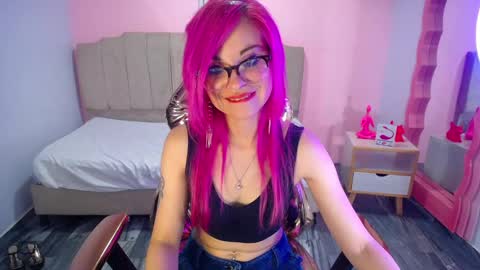 abril_ch_ online show from 09.30.25