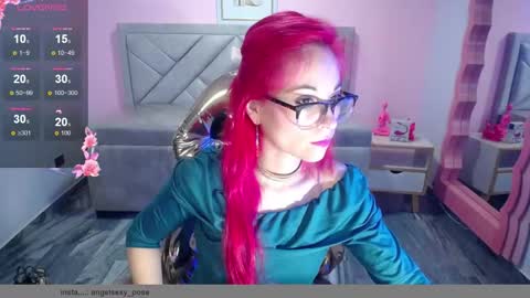 abril_ch_ online show from 12.05.25