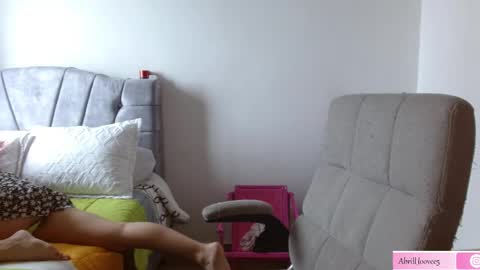 Abril online show from 02.26.25