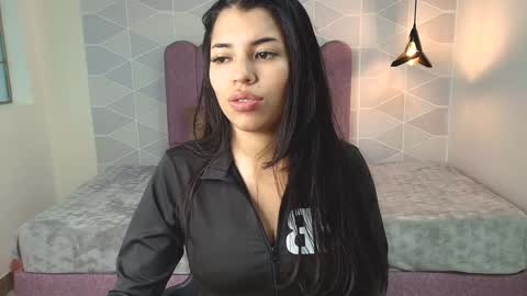 Snapshot of abril_matthews chatting on 12.21.24 ABRIL MATTHEWS online show from 12.21.24