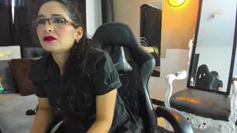 Abril online show from 04.22.26