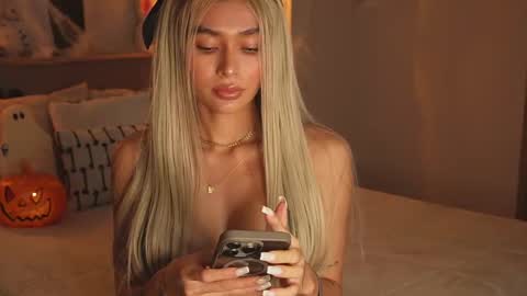 My name is Alexa. Please say hello I like to chat with you. If you have requests please use tip online show from 10.13.25