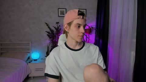 Snapshot of abslut chatting on 04.28.26 Nick online show from 04.28.26