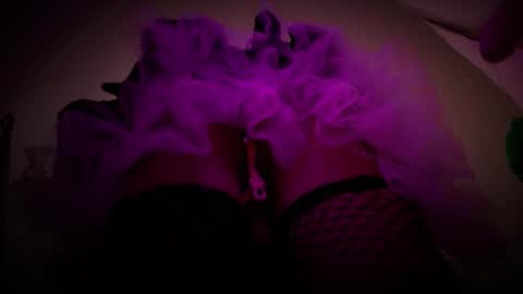 Snapshot of absulent chatting on 09.22.25 absulent online show from 09.22.25