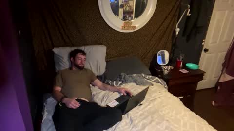 Snapshot of acouplesinners chatting on 12.19.25 acouplesinners online show from 12.19.25