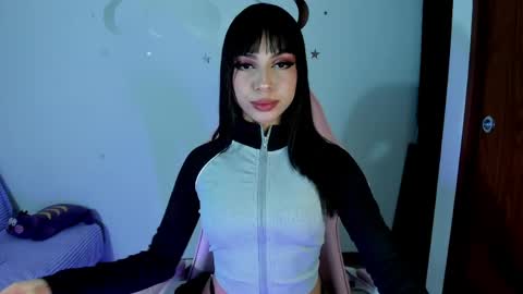Snapshot of ada_luna01 chatting on 05.12.26 online show from 05.12.26