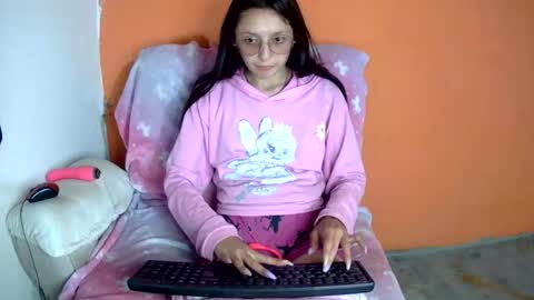 Snapshot of ada_naugthy1 chatting on 06.11.26 Ada naugthy28 online show from 06.11.26