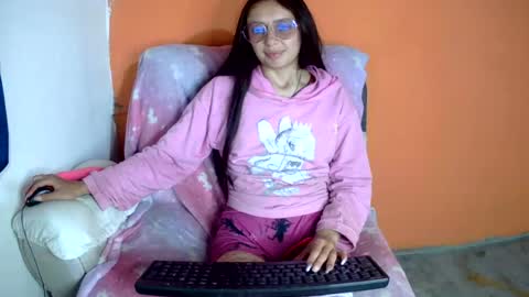 Snapshot of ada_naugthy1 chatting on 06.18.26 Ada naugthy28 online show from 06.18.26
