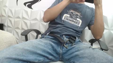 adam_evehotroom online show from 02.17.25