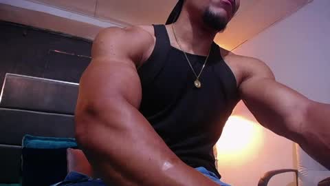adam_fit19cm online show from 03.30.26