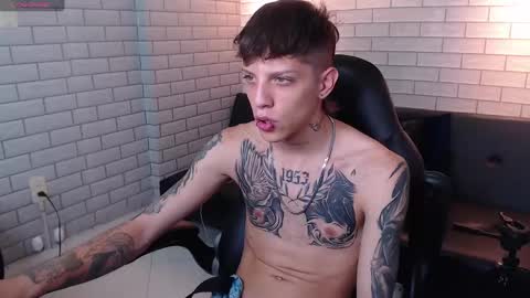 Snapshot of adam_hard_ chatting on 01.07.25 Adam online show from 01.07.25