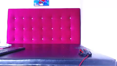 adam hot11 online show from 12.06.24