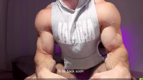 Snapshot of adam_muscle_ chatting on 09.11.25 Adam online show from 09.11.25