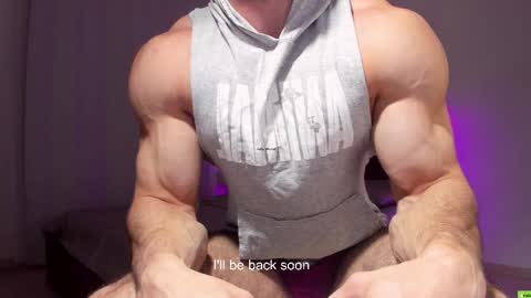 Snapshot of adam_muscle_ chatting on 09.17.25 Adam online show from 09.17.25