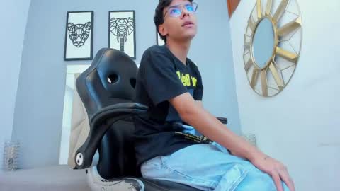 Adams Bobby online show from 04.01.26