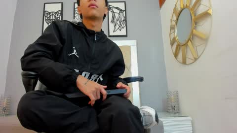 Adams Bobby online show from 04.06.26