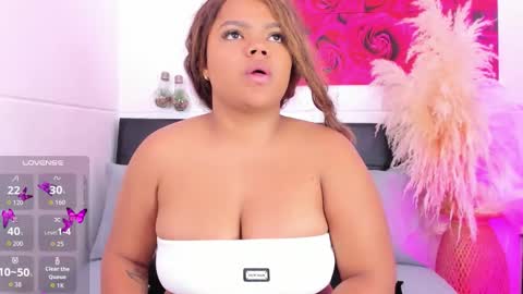 Cloe Adams  online show from 11.25.25