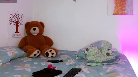 ADAMS Y NIKI online show from 02.15.25