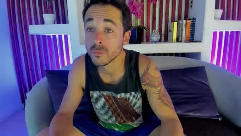 Im Adams Sanz online show from 03.05.26