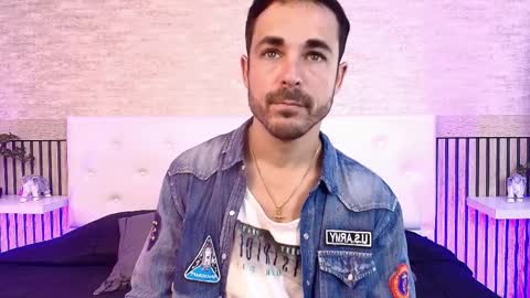 Im Adams Sanz online show from 04.10.26