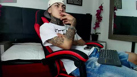 AdamsWalkerr  online show from 02.16.26