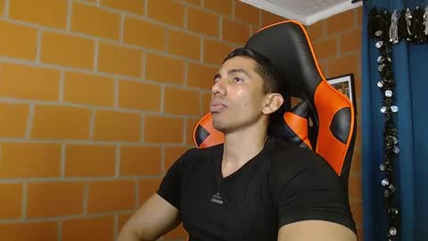 Adan Sin online show from 03.04.25