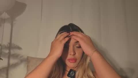 Snapshot of addison_baker chatting on 10.03.25 A D D I S O N online show from 10.03.25