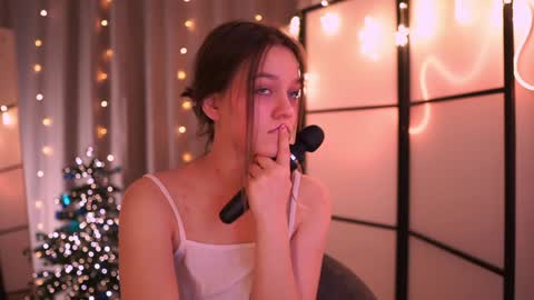 Snapshot of addy_moon chatting on 12.21.24 Addy online show from 12.21.24