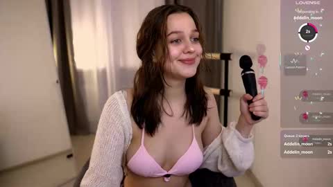 Snapshot of addy_moon chatting on 10.08.25 Addy online show from 10.08.25