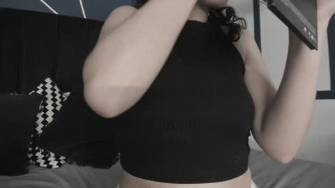 Snapshot of adeelinee chatting on 01.15.25 Ade online show from 01.15.25