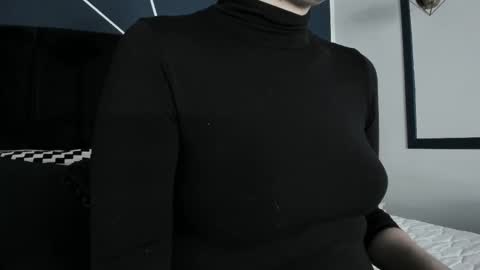 Snapshot of adeelinee chatting on 02.14.25 Ade online show from 02.14.25