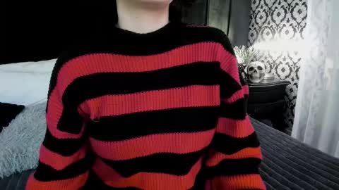 Snapshot of adeelinee chatting on 09.18.25 Ade online show from 09.18.25