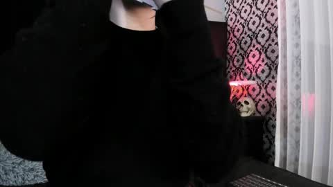 Snapshot of adeelinee chatting on 10.03.25 Ade online show from 10.03.25