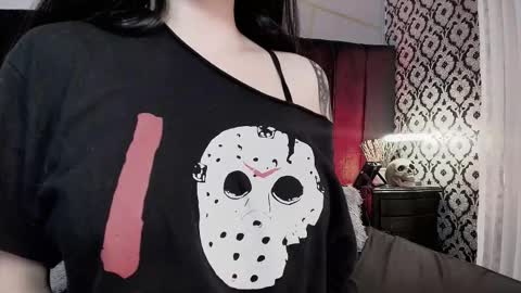 Snapshot of adeelinee chatting on 10.24.25 Ade online show from 10.24.25