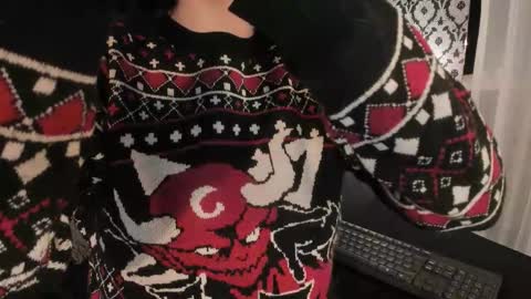 Snapshot of adeelinee chatting on 12.18.25 Ade online show from 12.18.25