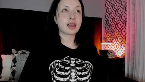 Snapshot of adeelinee chatting on 05.18.26 Ade online show from 05.18.26
