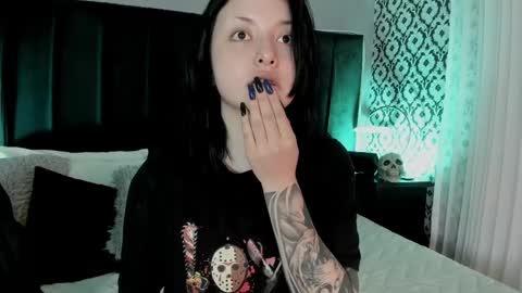 Snapshot of adeelinee chatting on 05.20.26 Ade online show from 05.20.26