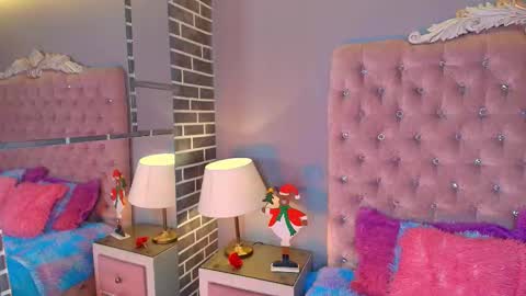 Adelaine online show from 12.19.25