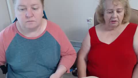 Snapshot of adelandsofia chatting on 12.02.25 AdelAndSofia online show from 12.02.25