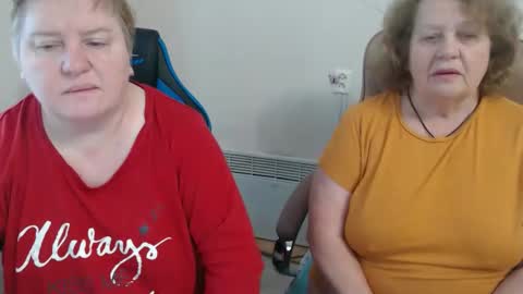 Snapshot of adelandsofia chatting on 01.07.26 AdelAndSofia online show from 01.07.26