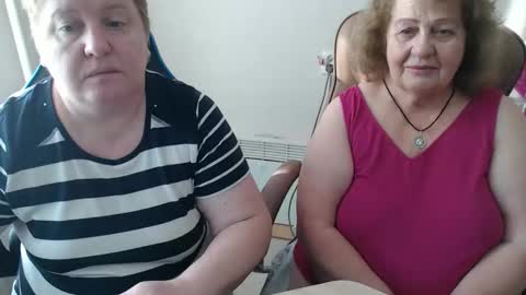 Snapshot of adelandsofia chatting on 01.14.26 AdelAndSofia online show from 01.14.26