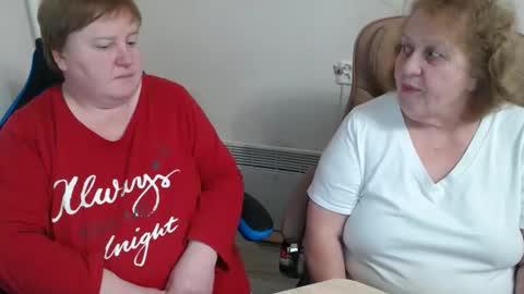 Snapshot of adelandsofia chatting on 01.31.26 AdelAndSofia online show from 01.31.26